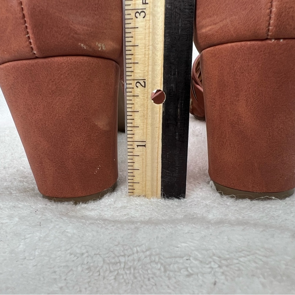 White mt. Brick colored ankle strap heels - Picture 3 of 6
